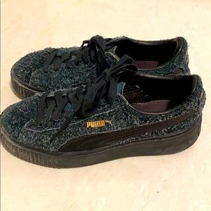 PUMA black furry dress sneakers sz37 61/2 Like New